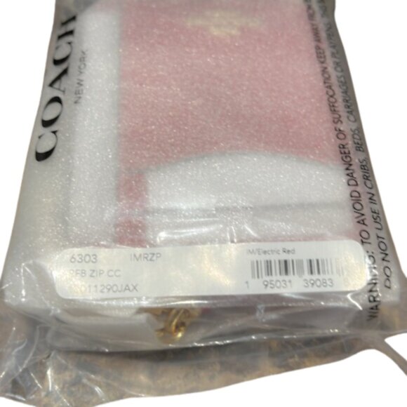 COACH Zip Card Case Cherry Leather Gunmetal Accents Detachable Chain - Picture 6 of 6